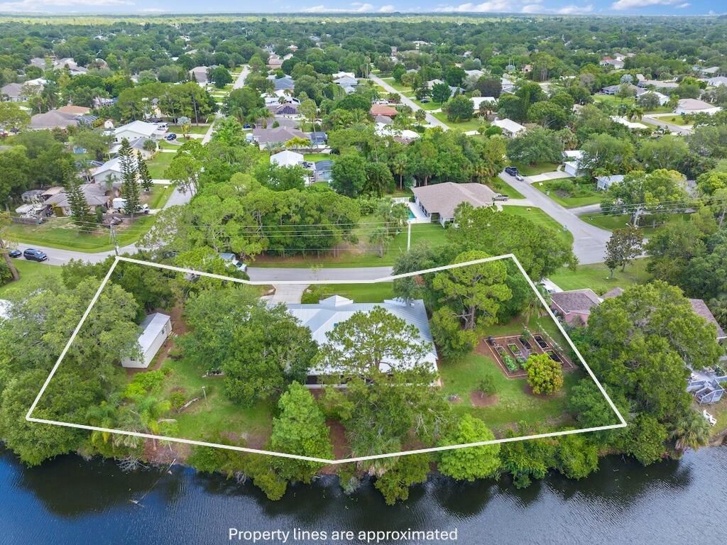 Photo of 632 Concha Dr, Sebastian, FL 32958 (MLS # R11107642)