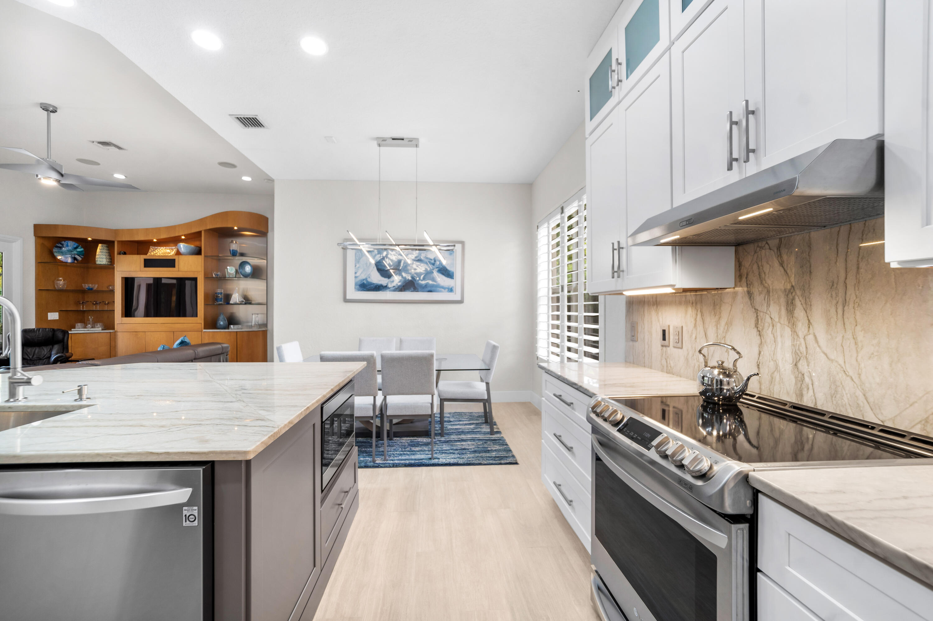 PARKLAND ISLES - Residential