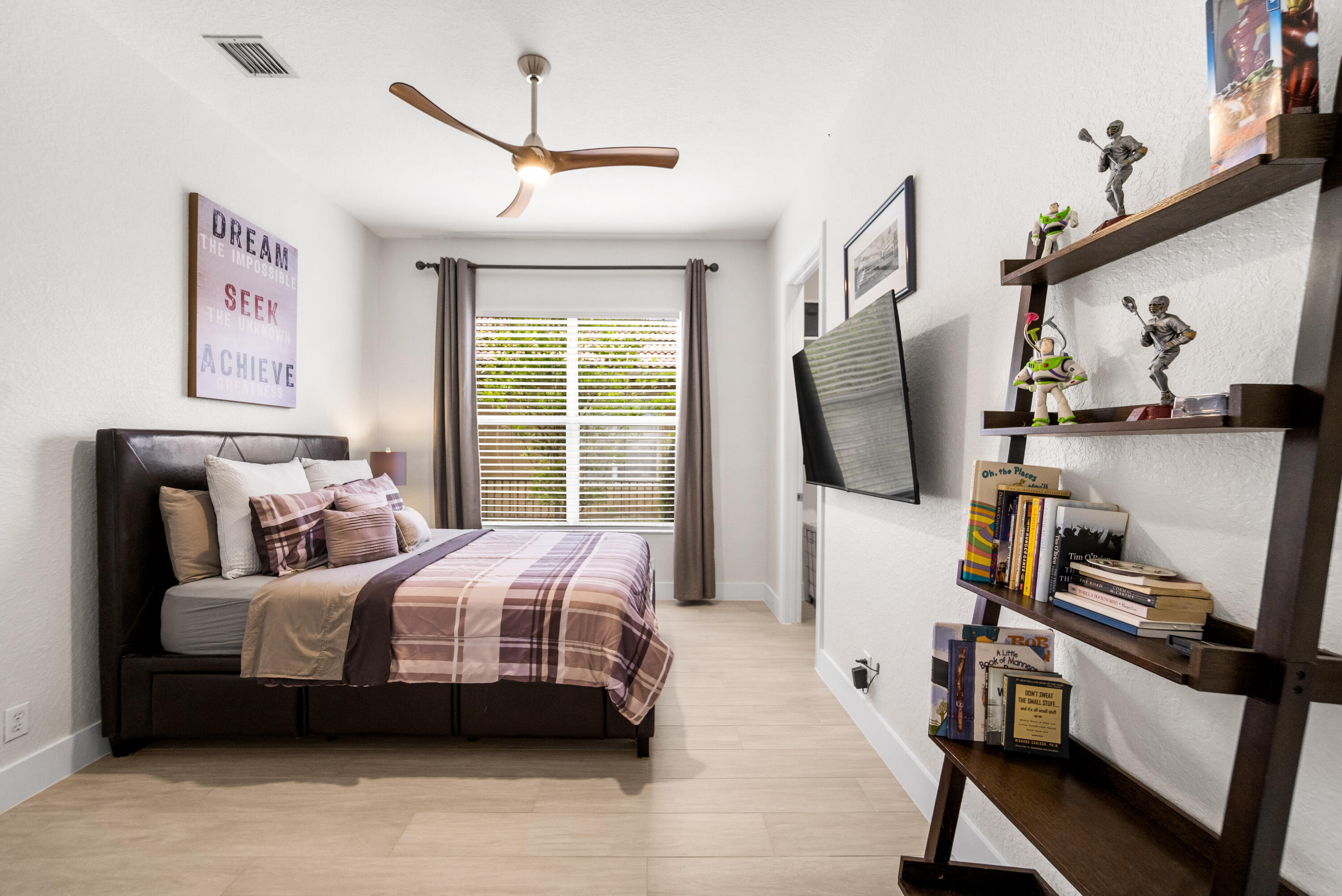 PARKLAND ISLES - Residential