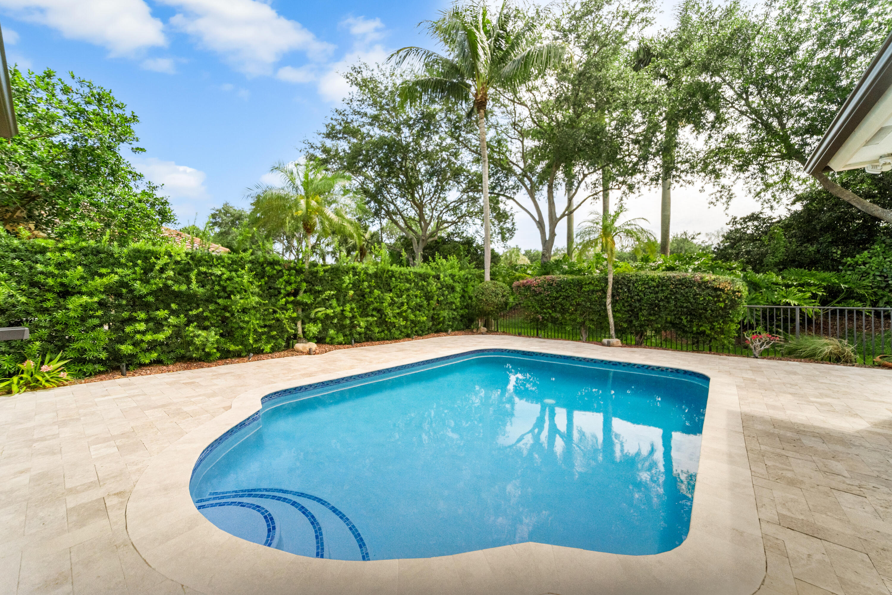 PARKLAND ISLES - Residential