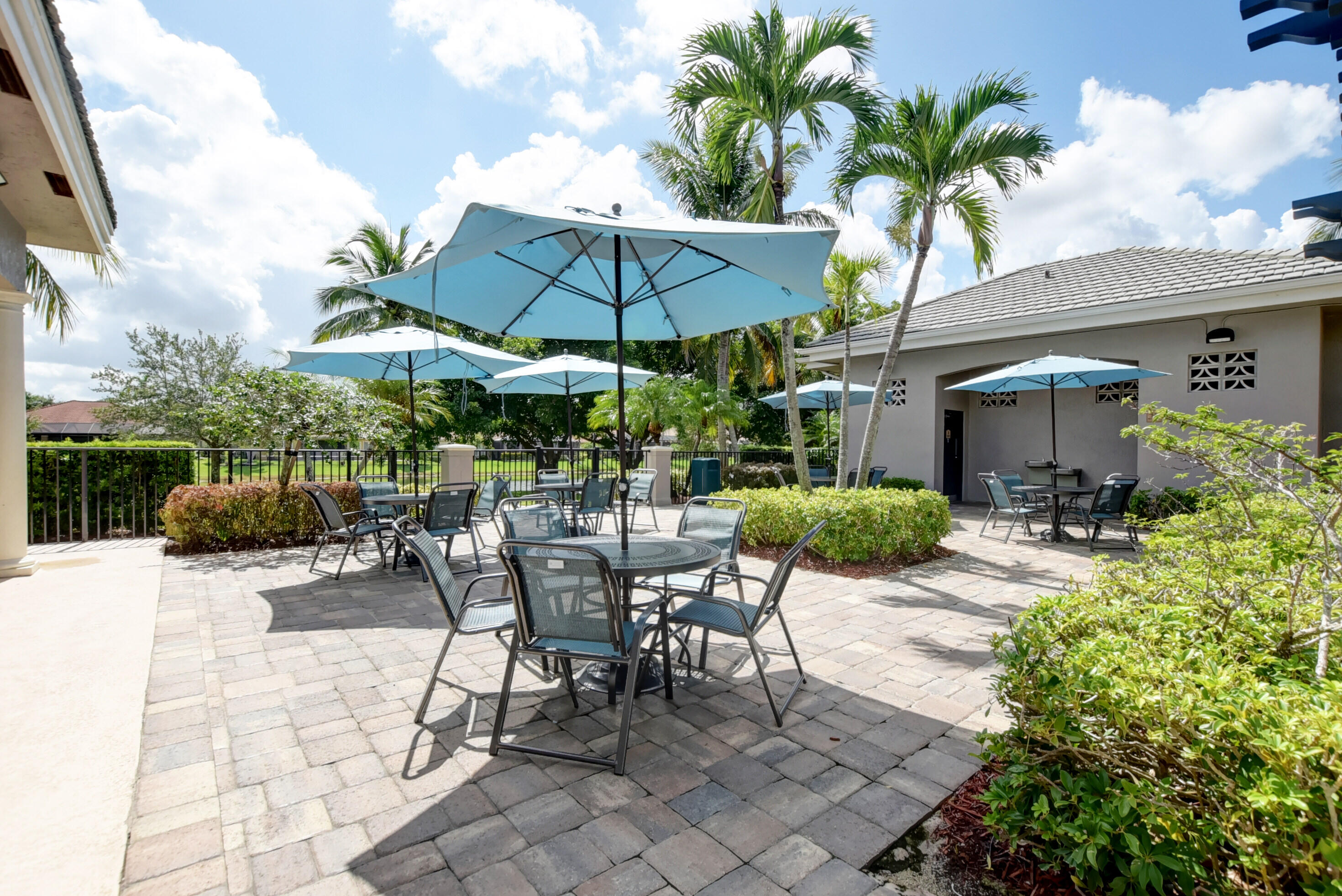 PARKLAND ISLES - Residential