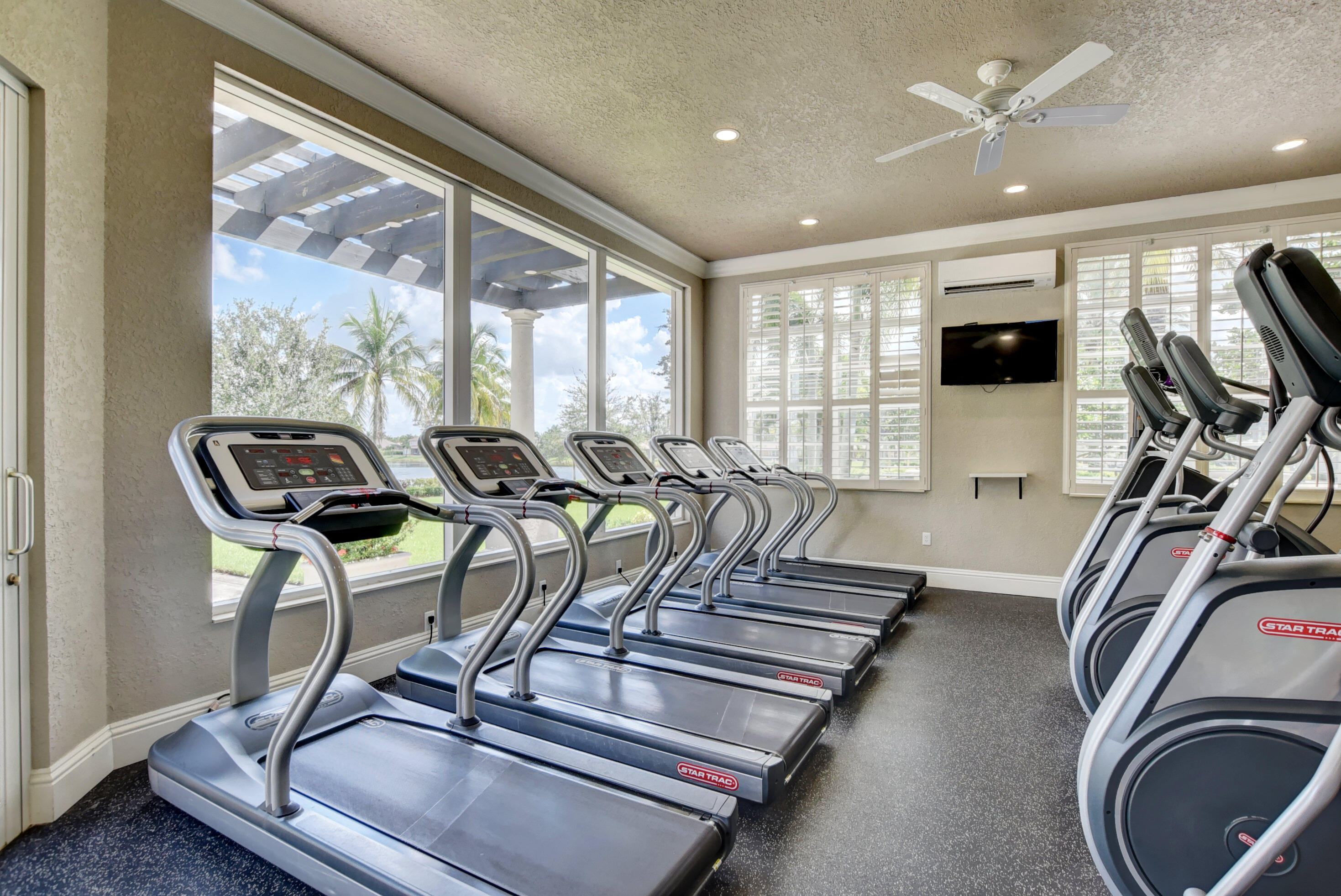 PARKLAND ISLES - Residential