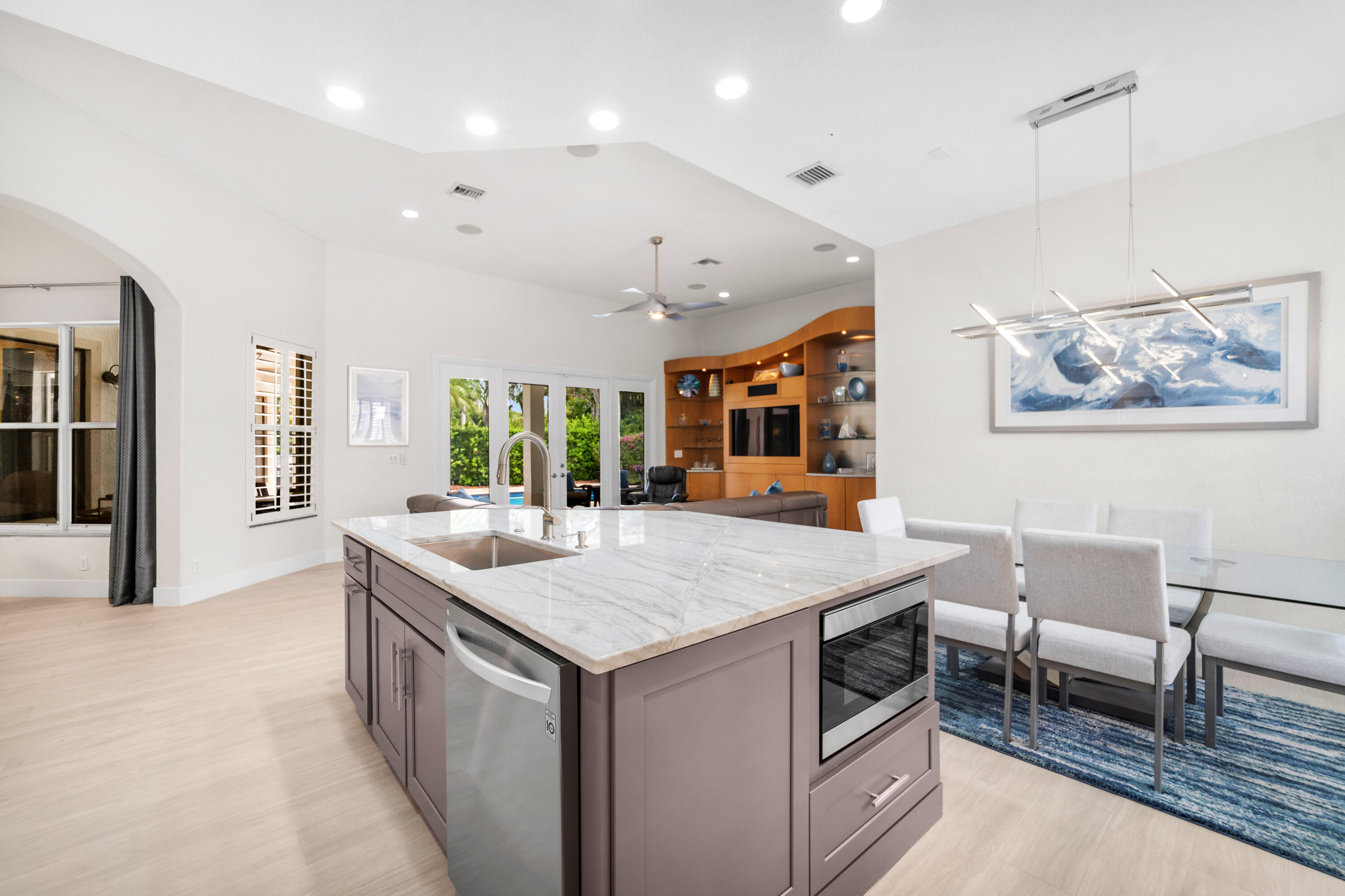 PARKLAND ISLES - Residential