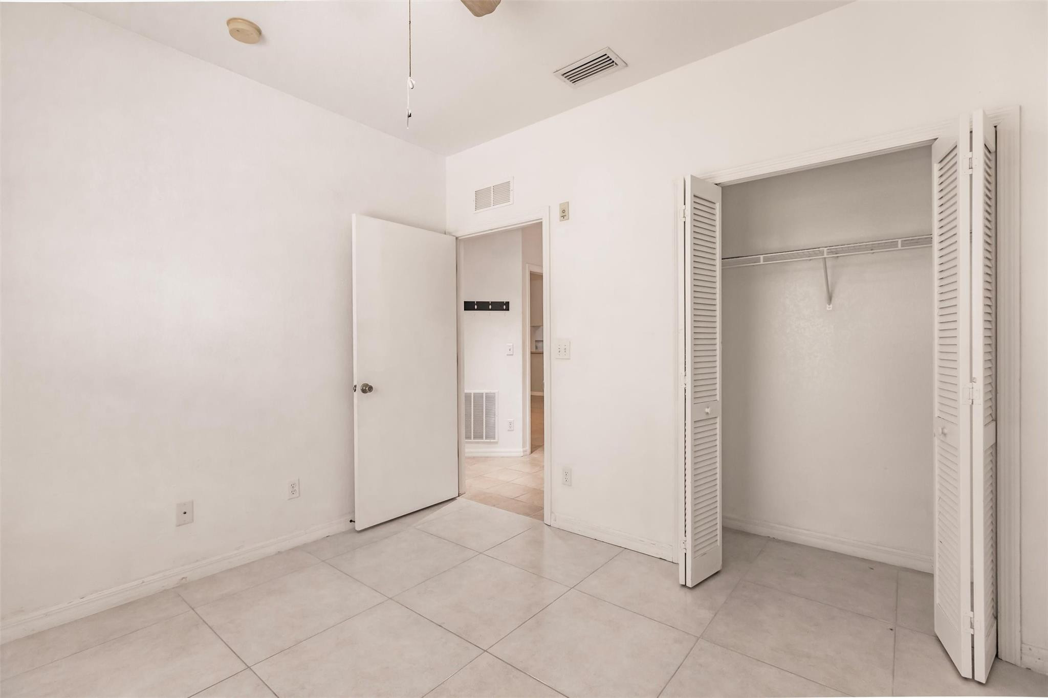 Cove/Six Mile Cypress Con - Residential Lease