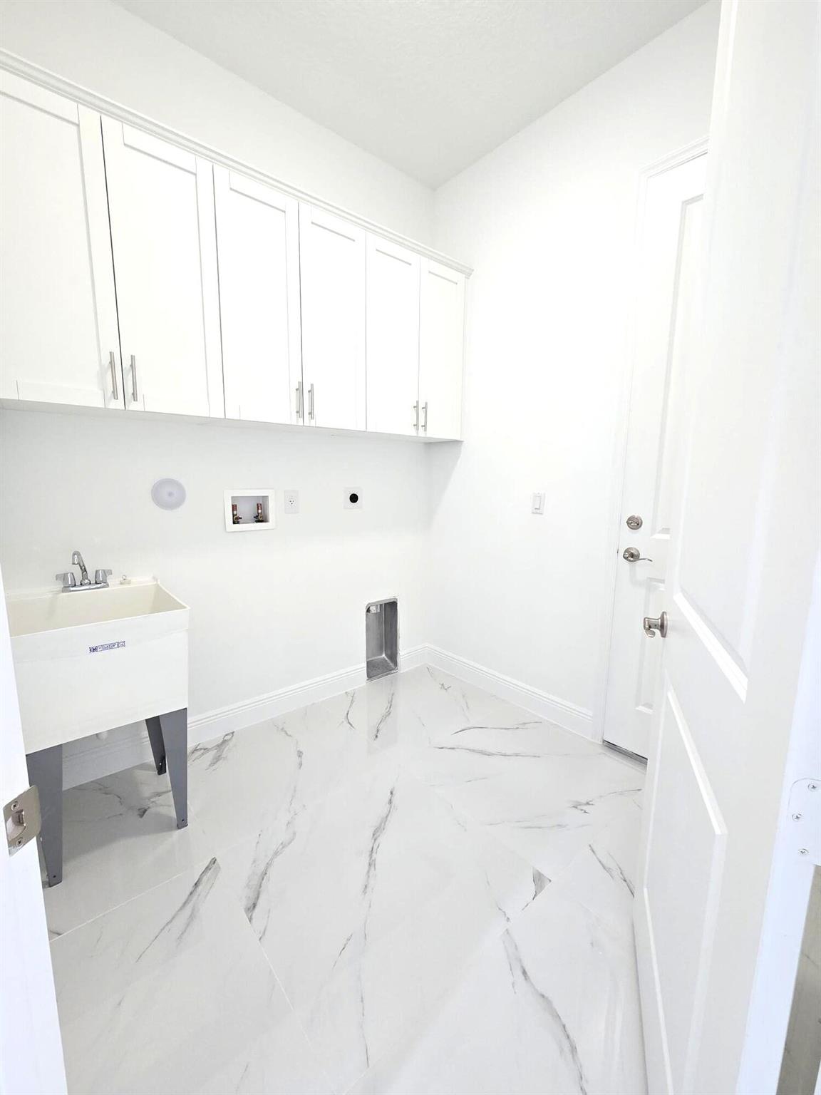 25-42-40~ E 287.3 FT OF W - Residential