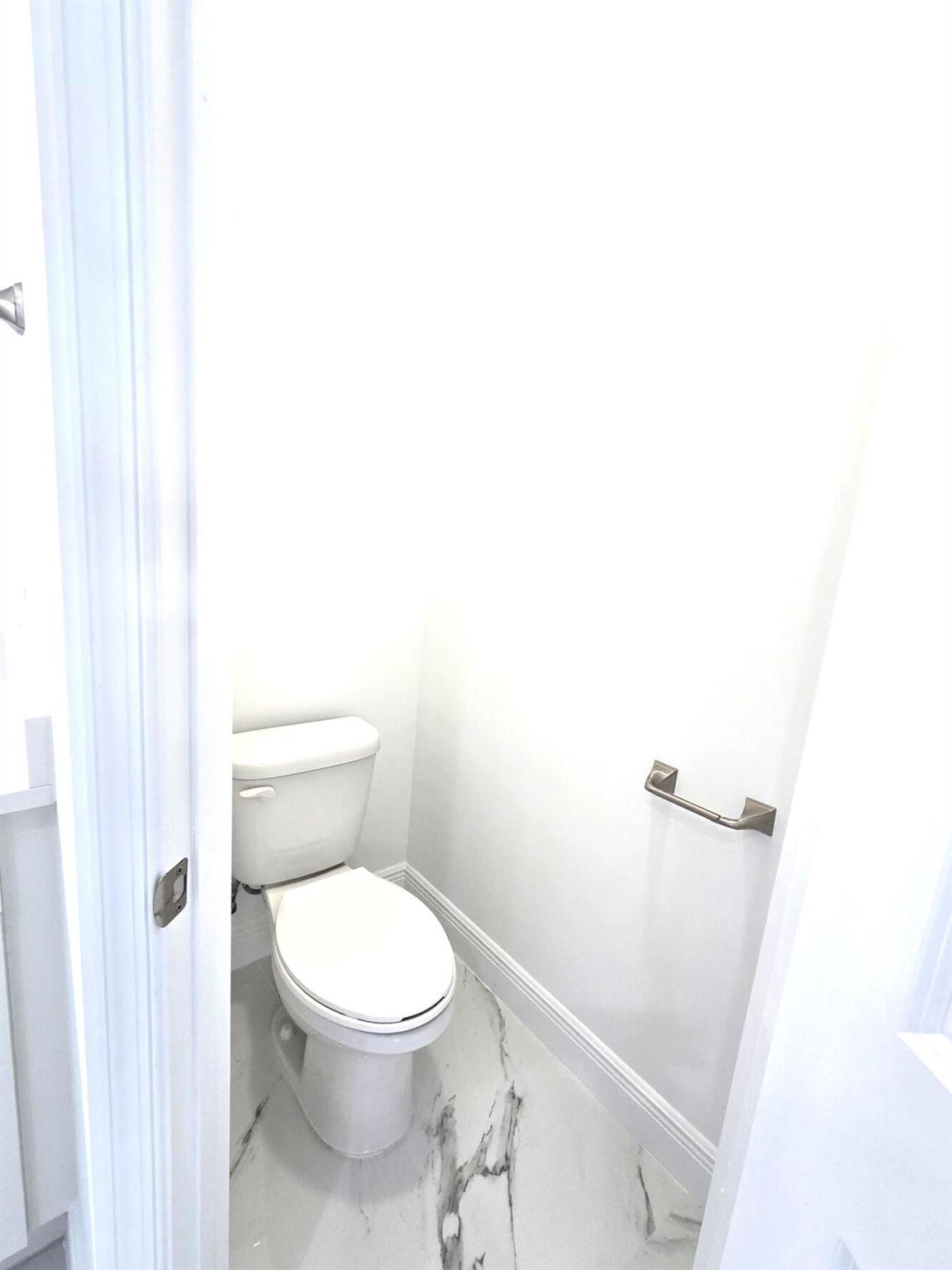 25-42-40~ E 287.3 FT OF W - Residential