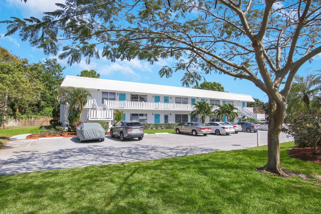 Photo of 2929 SE Ocean Boulevard #107-9, Stuart, FL 34996 (MLS # R10787522)