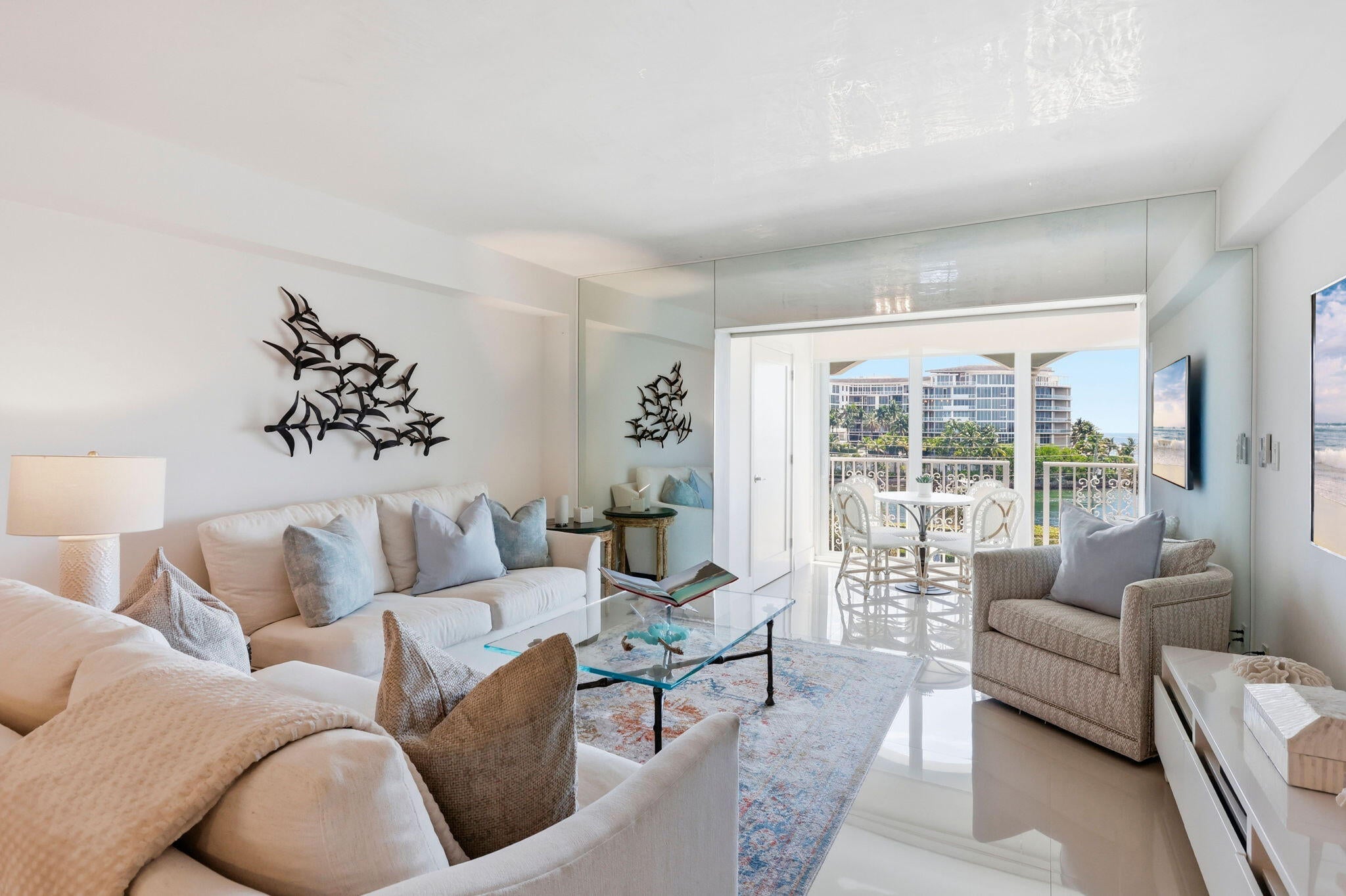1040 BANYAN Road 504C, Boca Raton, FL, 33432/$695,000 2 1040 BANYAN Road 504C