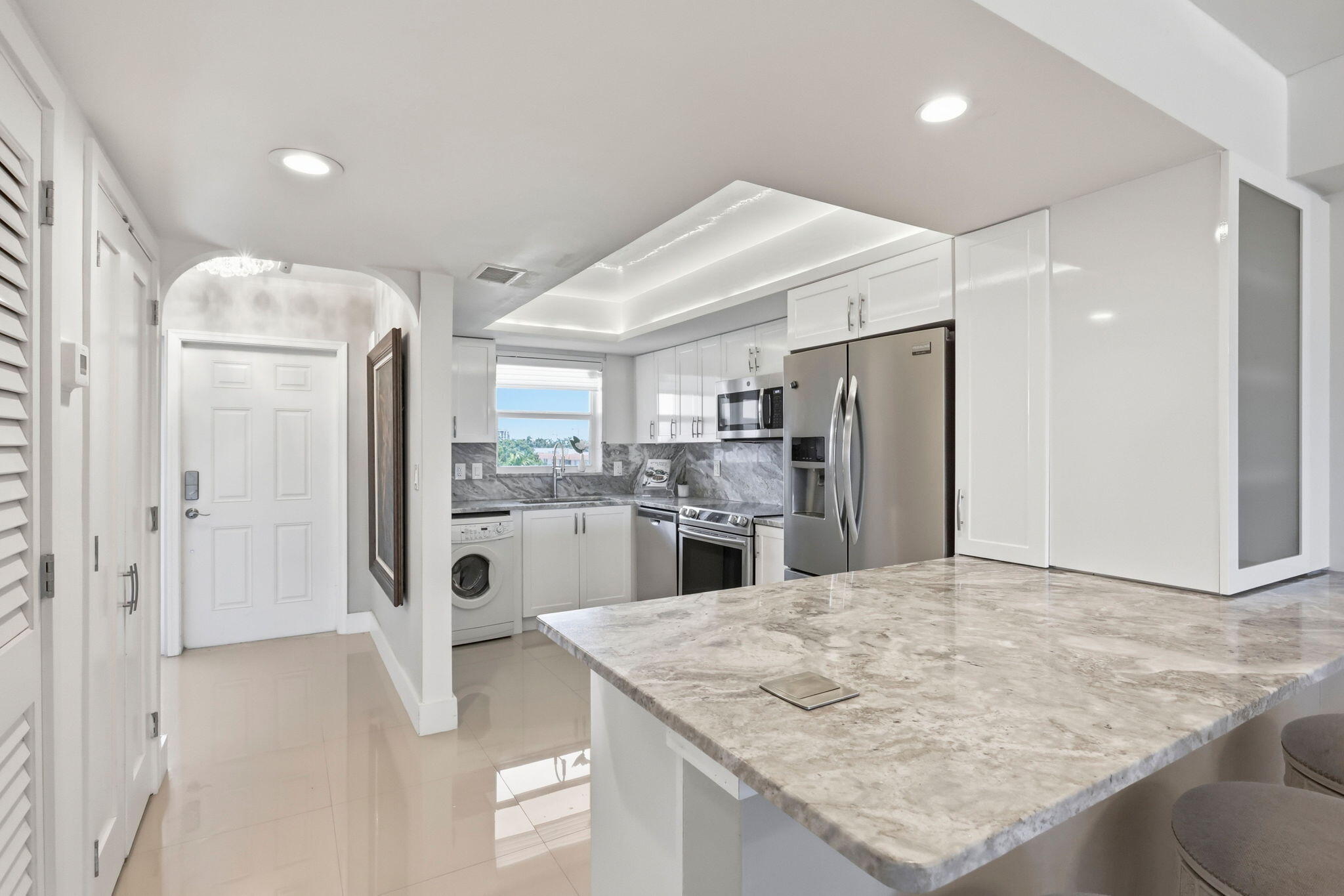 1040 BANYAN Road 504C, Boca Raton, FL, 33432/$695,000 4 1040 BANYAN Road 504C