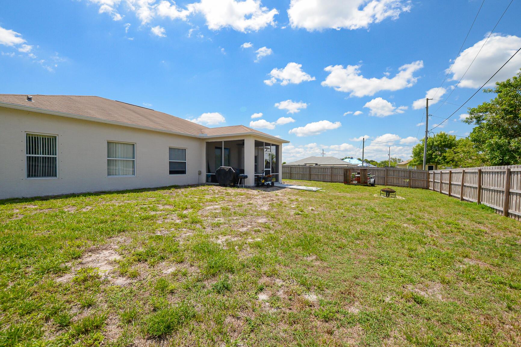 PORT ST LUCIE SECTION 33 - Residential