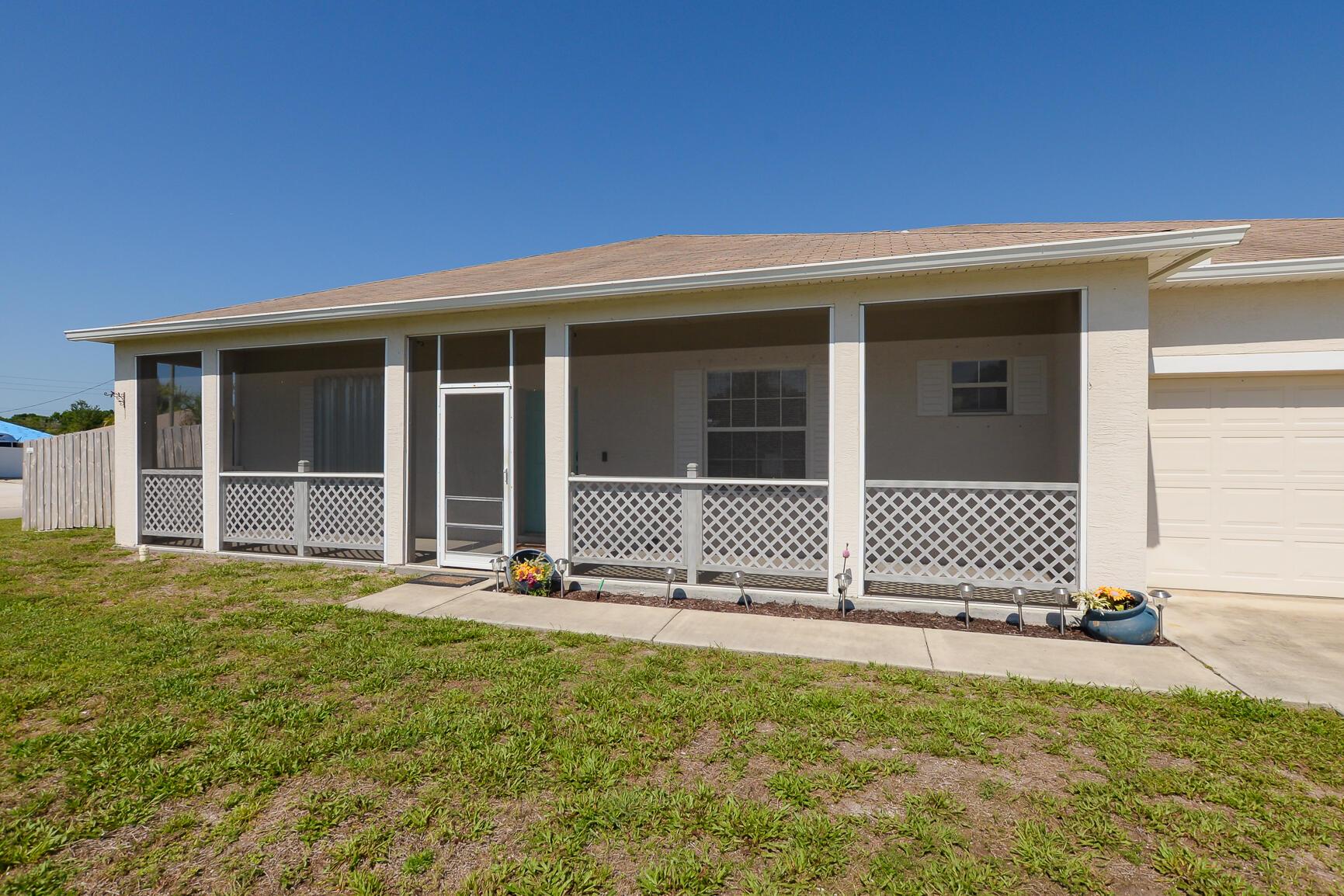 PORT ST LUCIE SECTION 33 - Residential