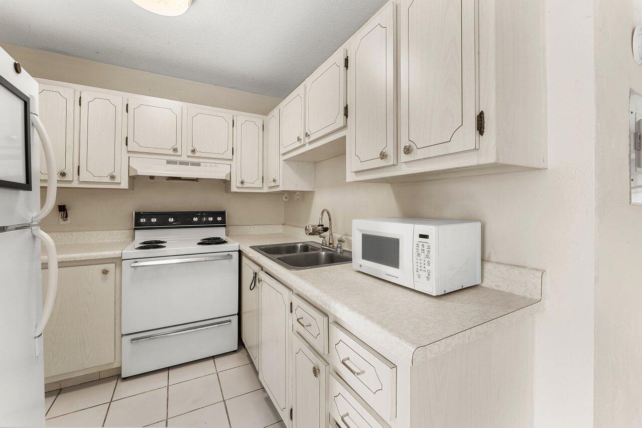 HOVIANNA APTS CONDOMINIUM - Residential