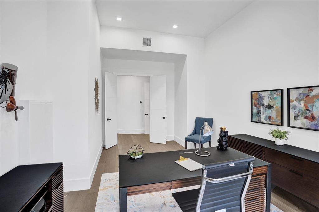 BOCA HARBOUR 5TH SEC - Residential