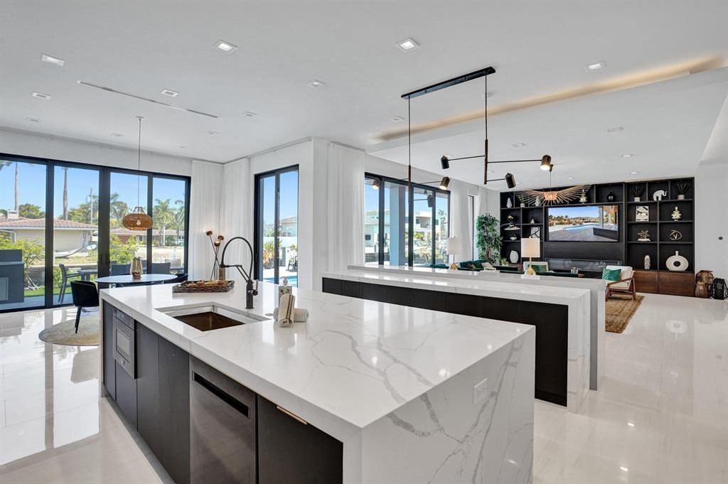 BOCA HARBOUR 5TH SEC - Residential