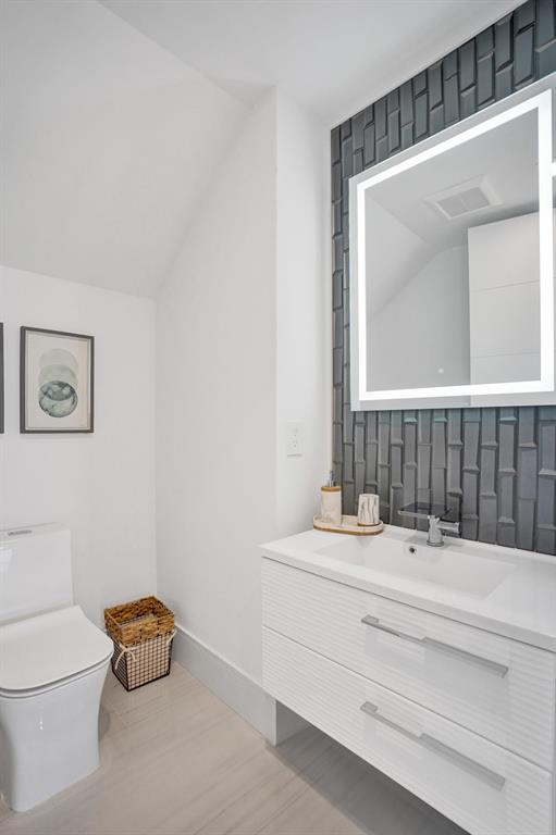 BOCA HARBOUR 5TH SEC - Residential