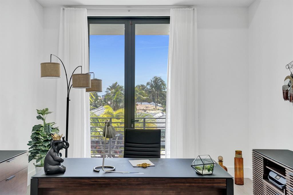 BOCA HARBOUR 5TH SEC - Residential