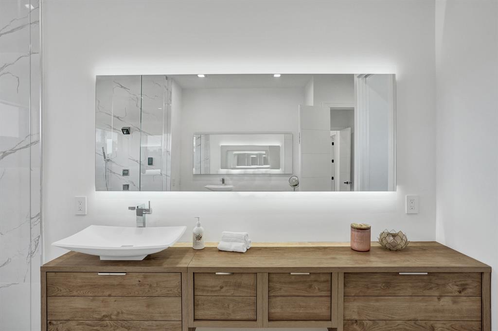 BOCA HARBOUR 5TH SEC - Residential