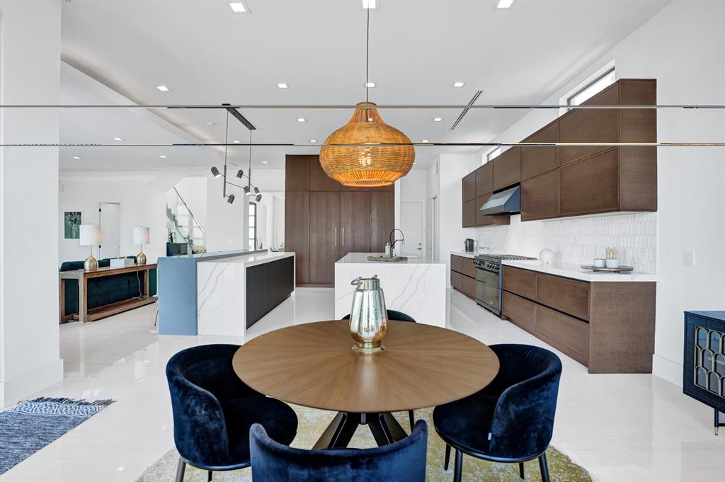 BOCA HARBOUR 5TH SEC - Residential