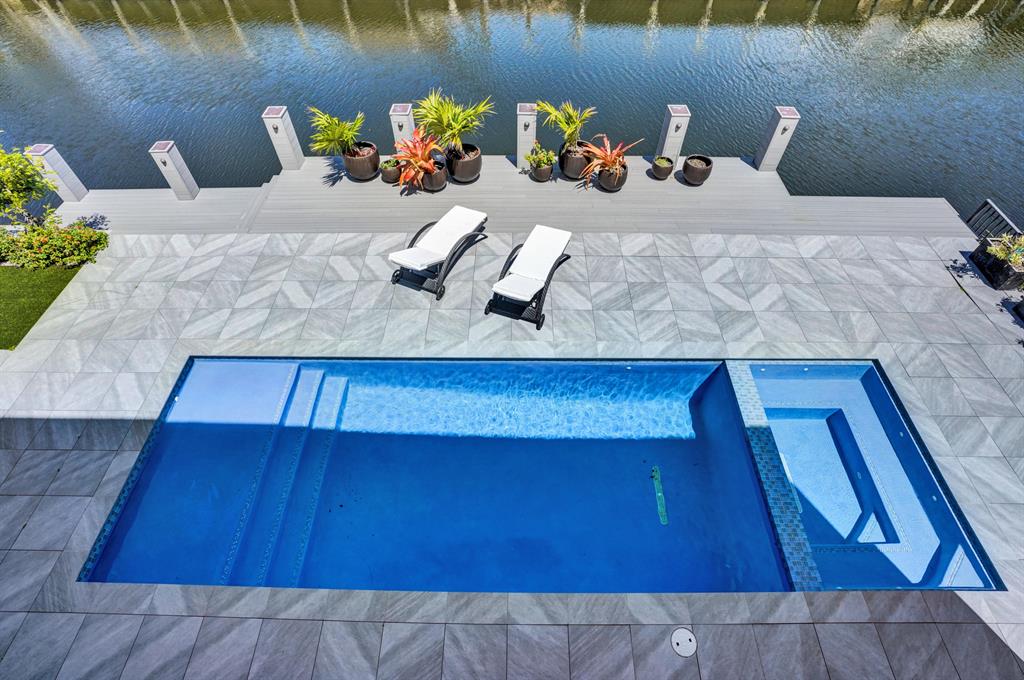 BOCA HARBOUR 5TH SEC - Residential