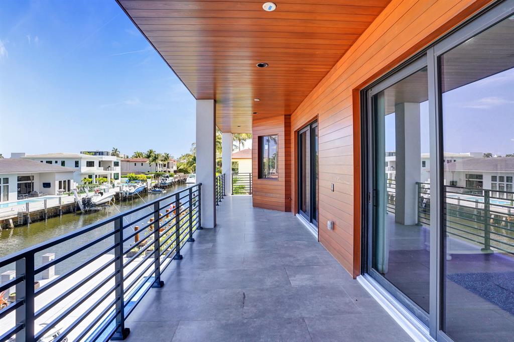 BOCA HARBOUR 5TH SEC - Residential