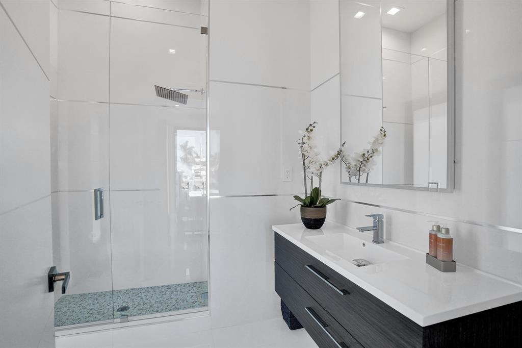 BOCA HARBOUR 5TH SEC - Residential