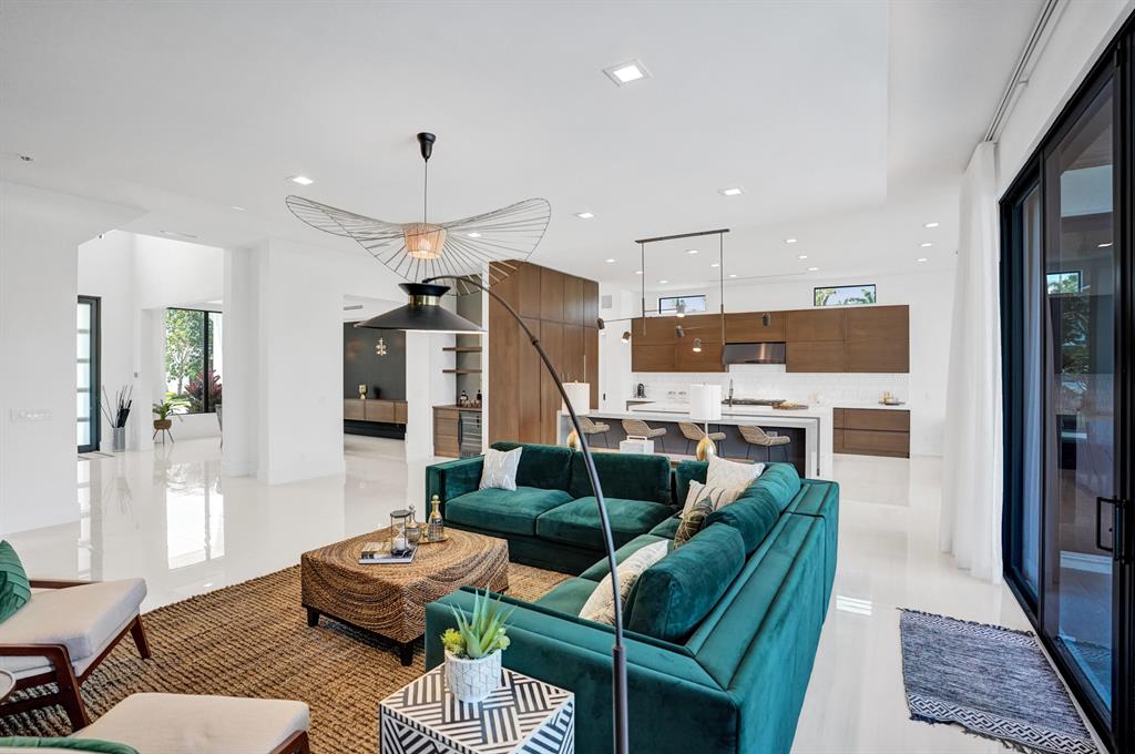 BOCA HARBOUR 5TH SEC - Residential