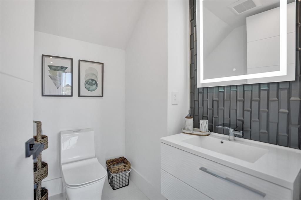 BOCA HARBOUR 5TH SEC - Residential