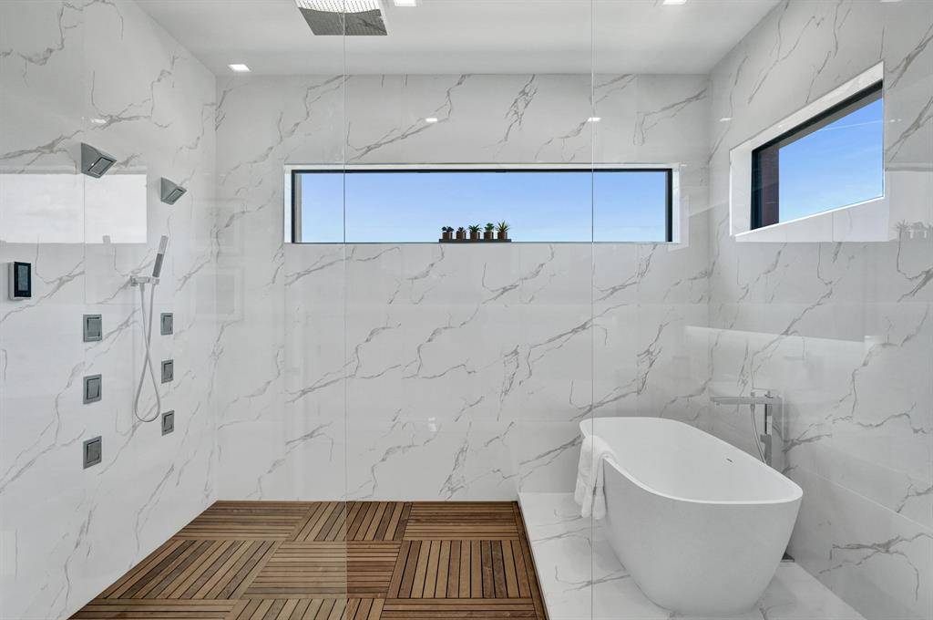 BOCA HARBOUR 5TH SEC - Residential