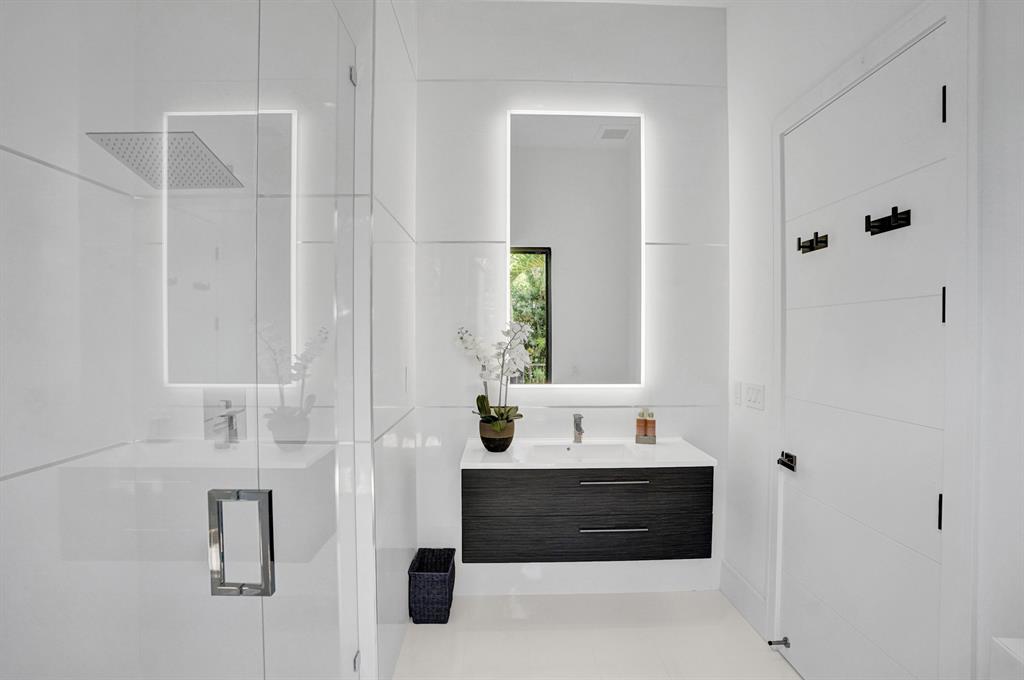 BOCA HARBOUR 5TH SEC - Residential