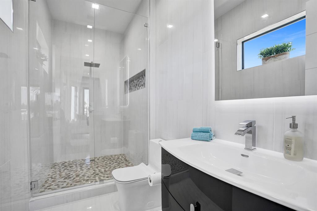 BOCA HARBOUR 5TH SEC - Residential