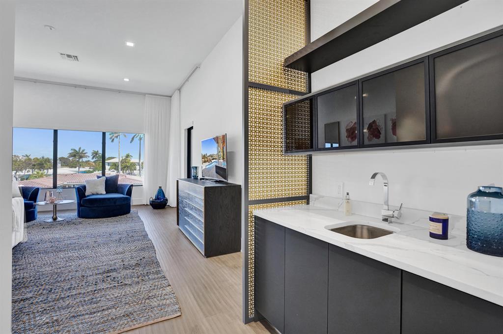 BOCA HARBOUR 5TH SEC - Residential