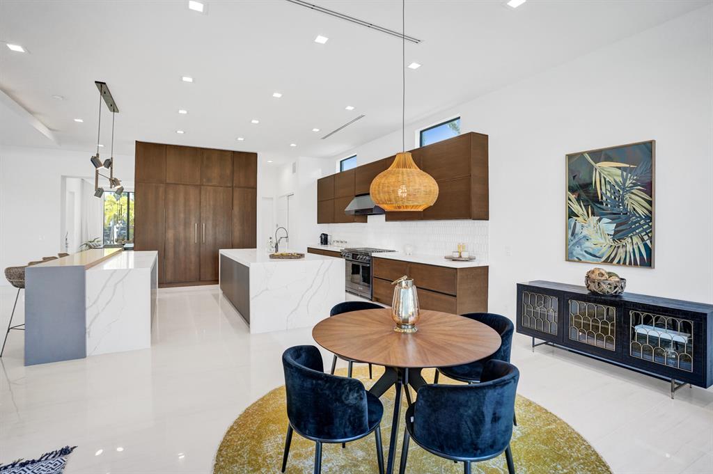 BOCA HARBOUR 5TH SEC - Residential