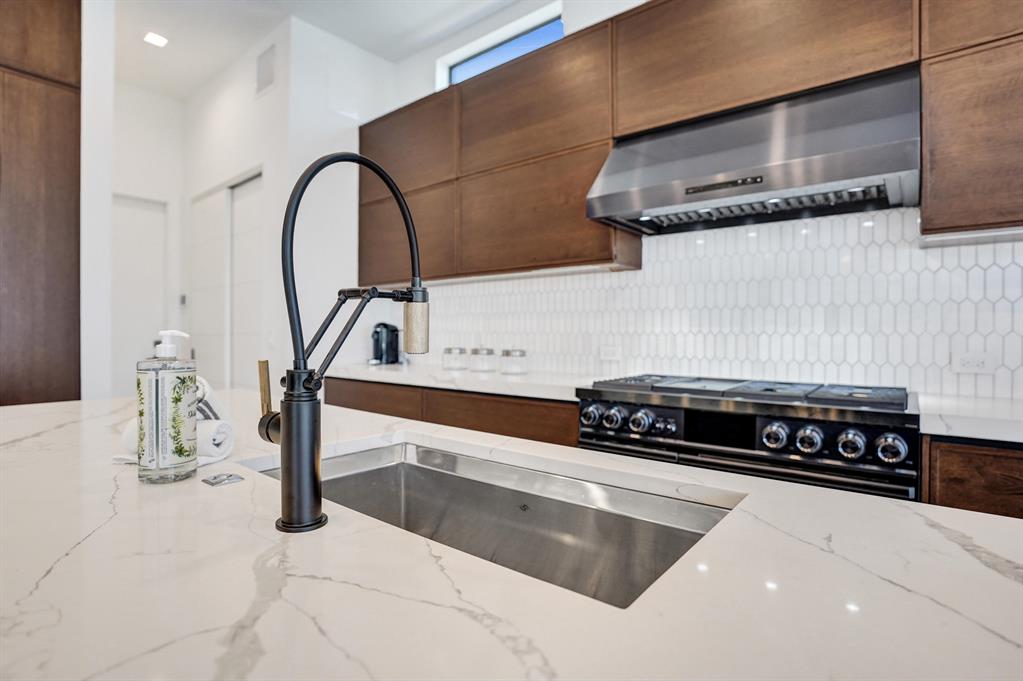 BOCA HARBOUR 5TH SEC - Residential