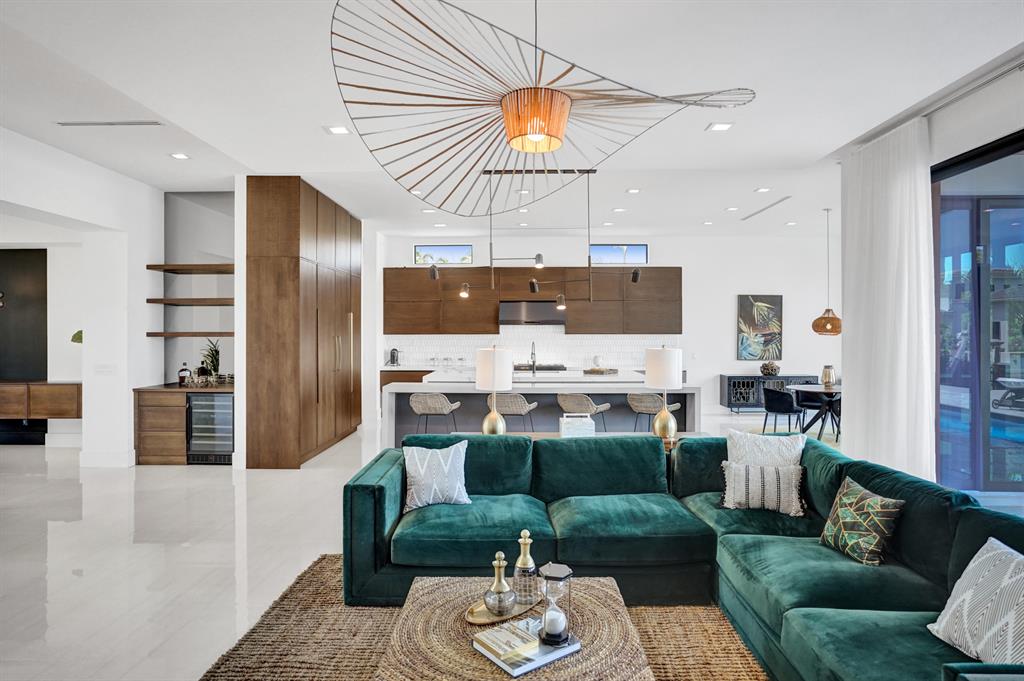 BOCA HARBOUR 5TH SEC - Residential