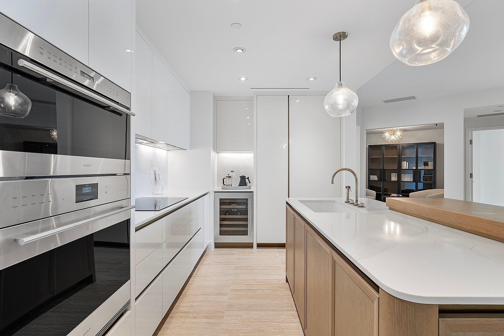 Four Seasons - Residential