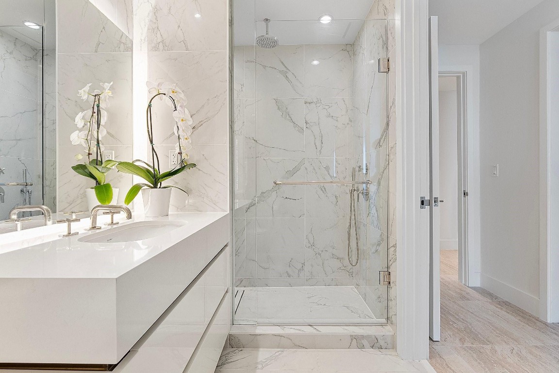 Four Seasons - Residential