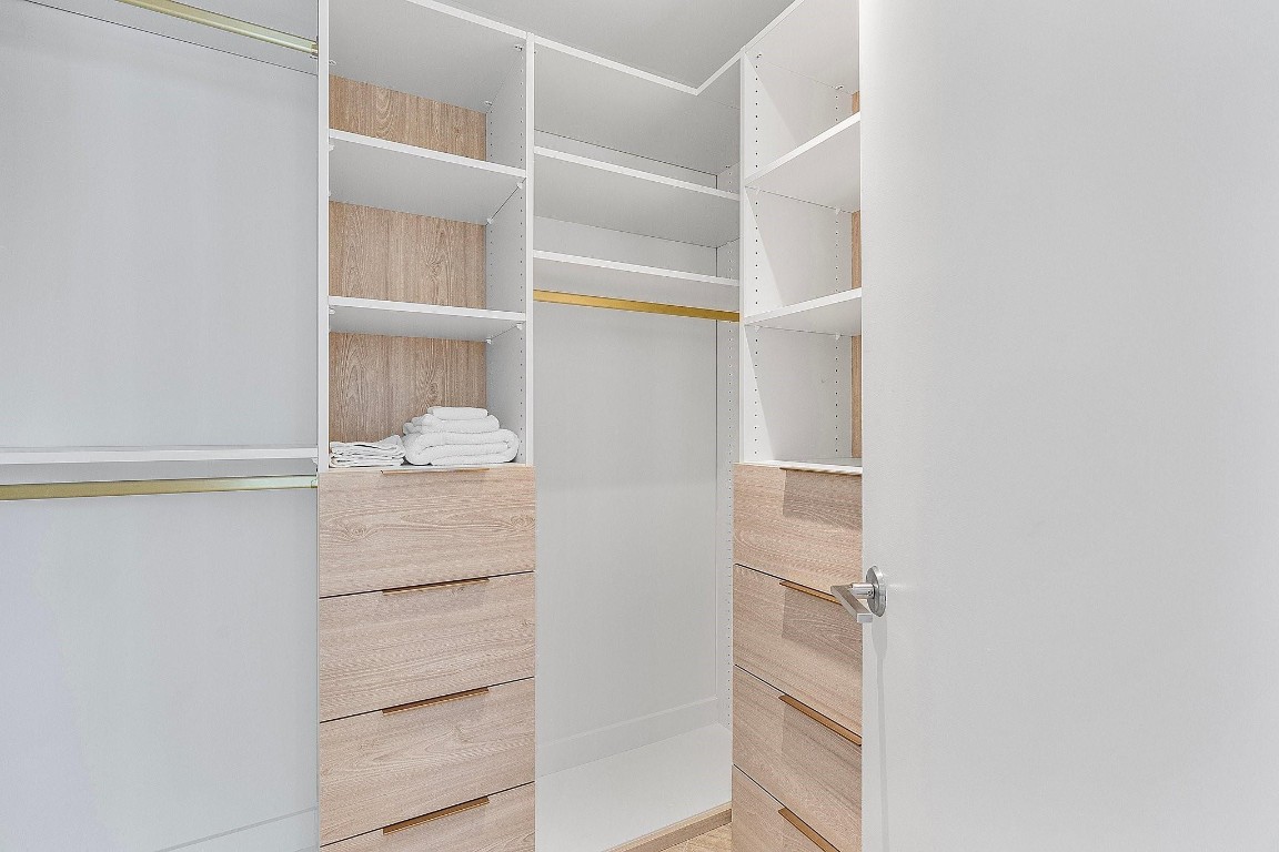 Four Seasons - Residential