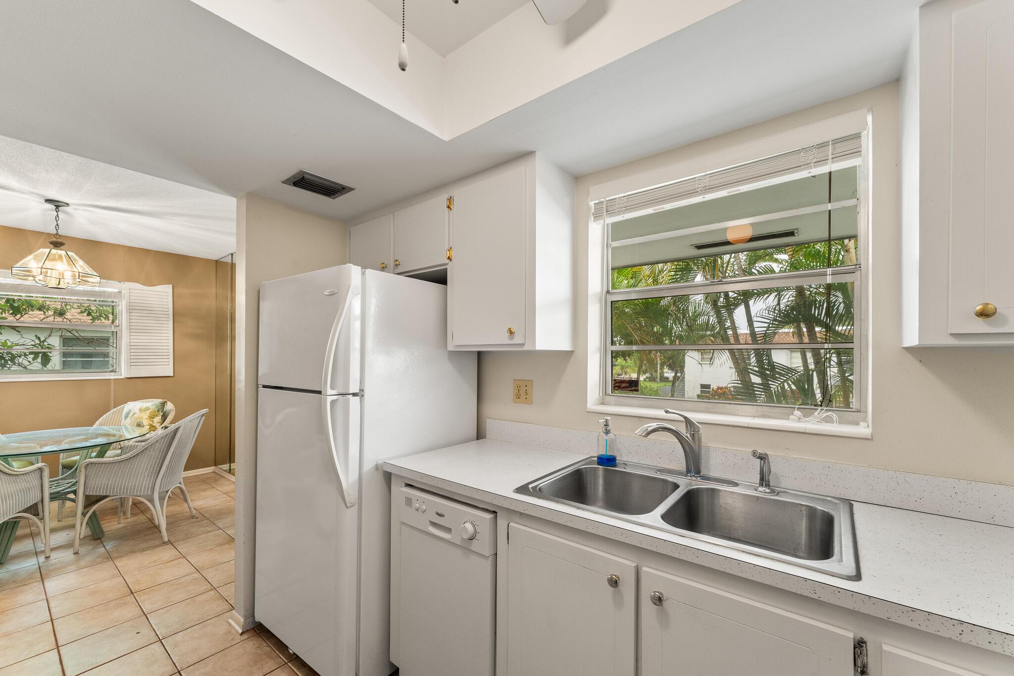KINGSWOOD CONDO - Residential