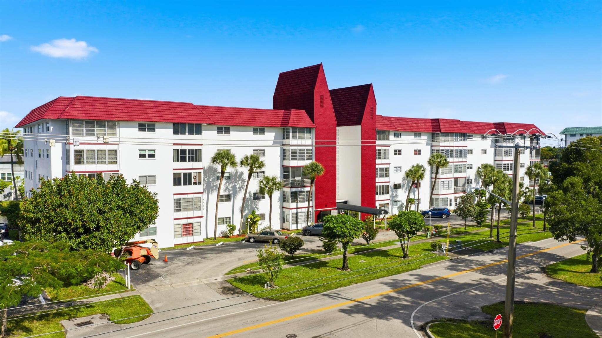 CASTLE APARTMENTS 14 COND - Residential Lease