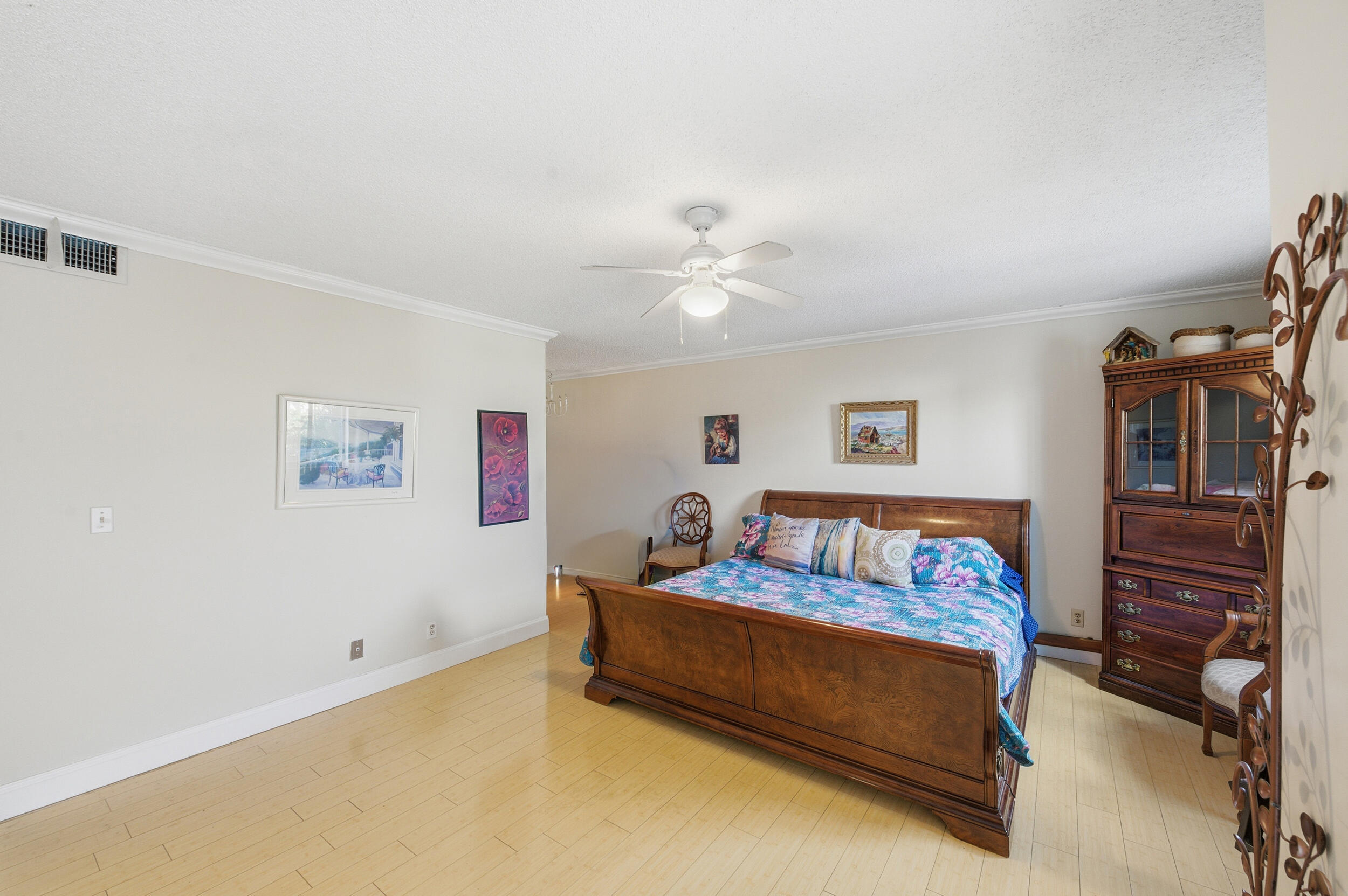 CASTLE APARTMENTS 14 COND - Residential Lease