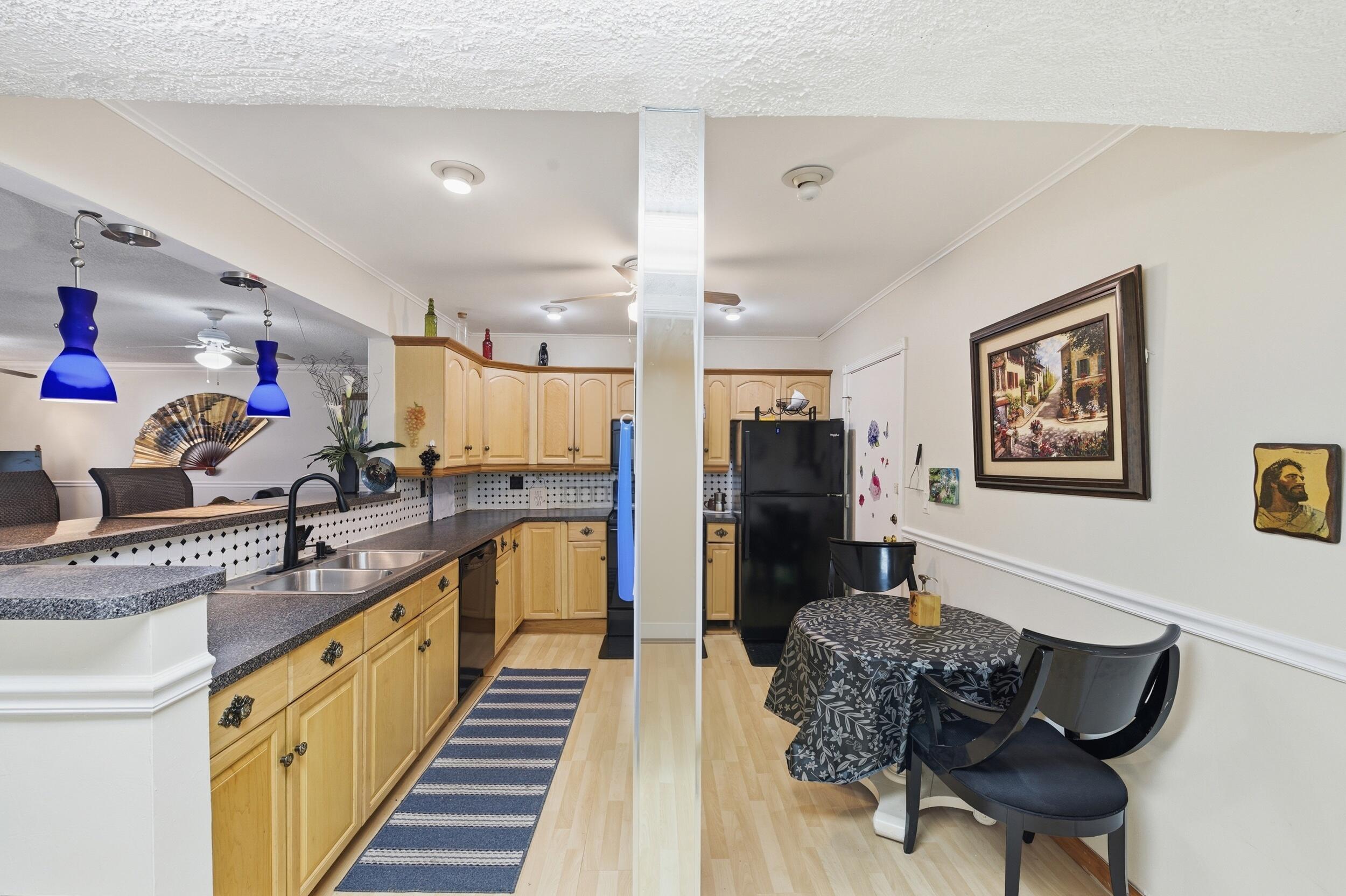 CASTLE APARTMENTS 14 COND - Residential Lease