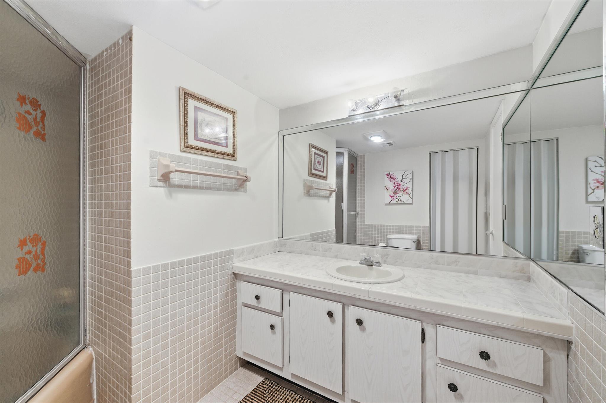 CASTLE APARTMENTS 14 COND - Residential Lease