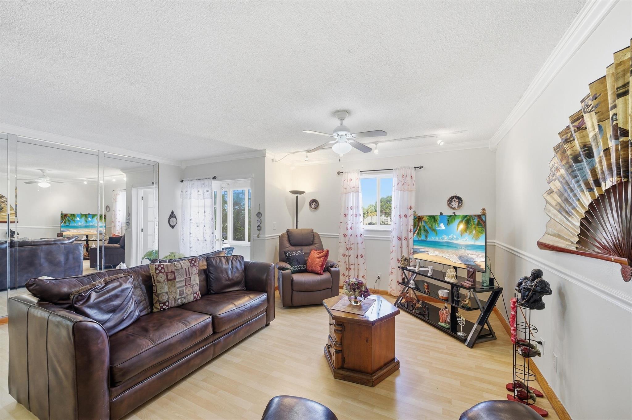 CASTLE APARTMENTS 14 COND - Residential Lease