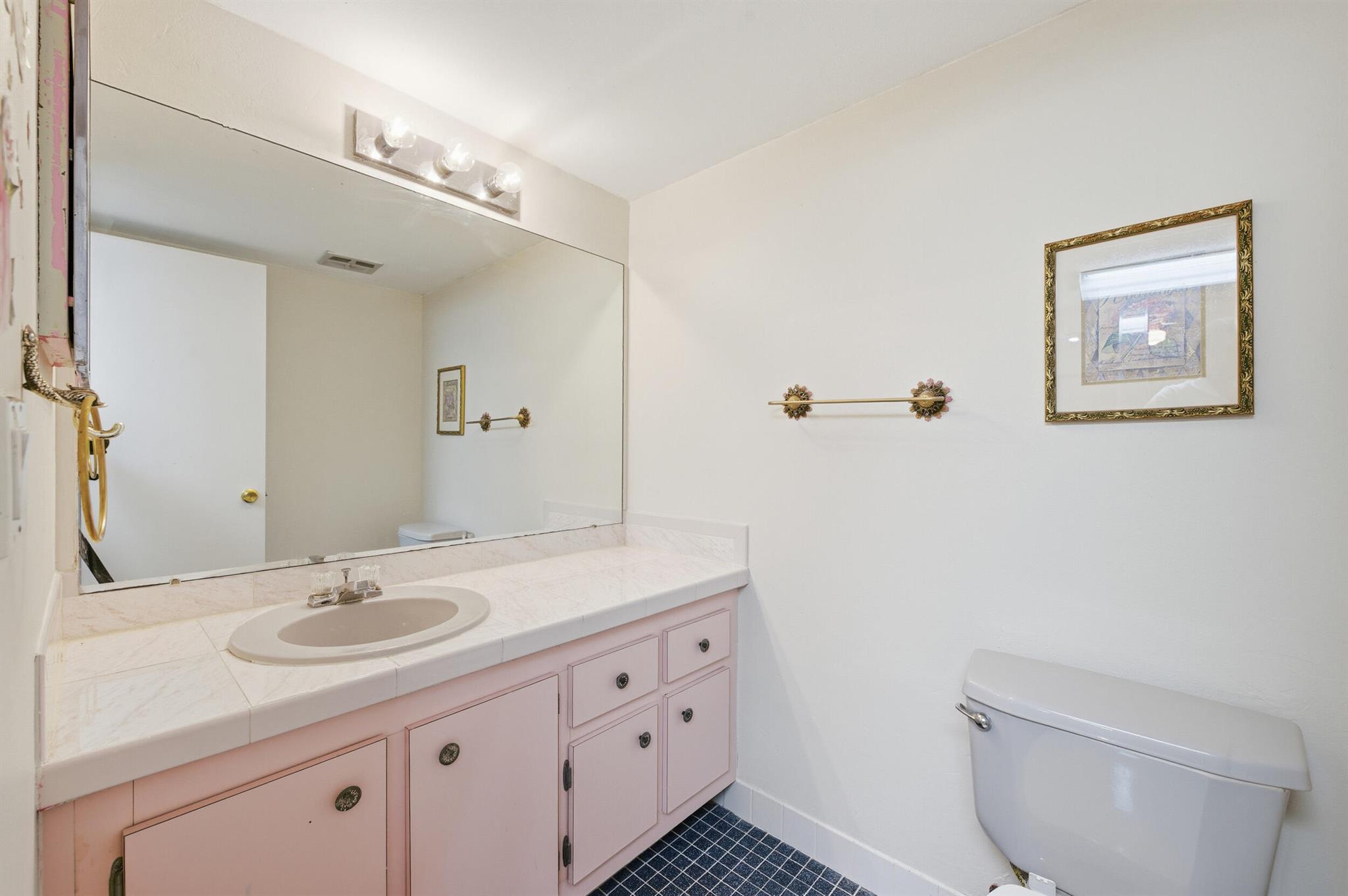 CASTLE APARTMENTS 14 COND - Residential Lease