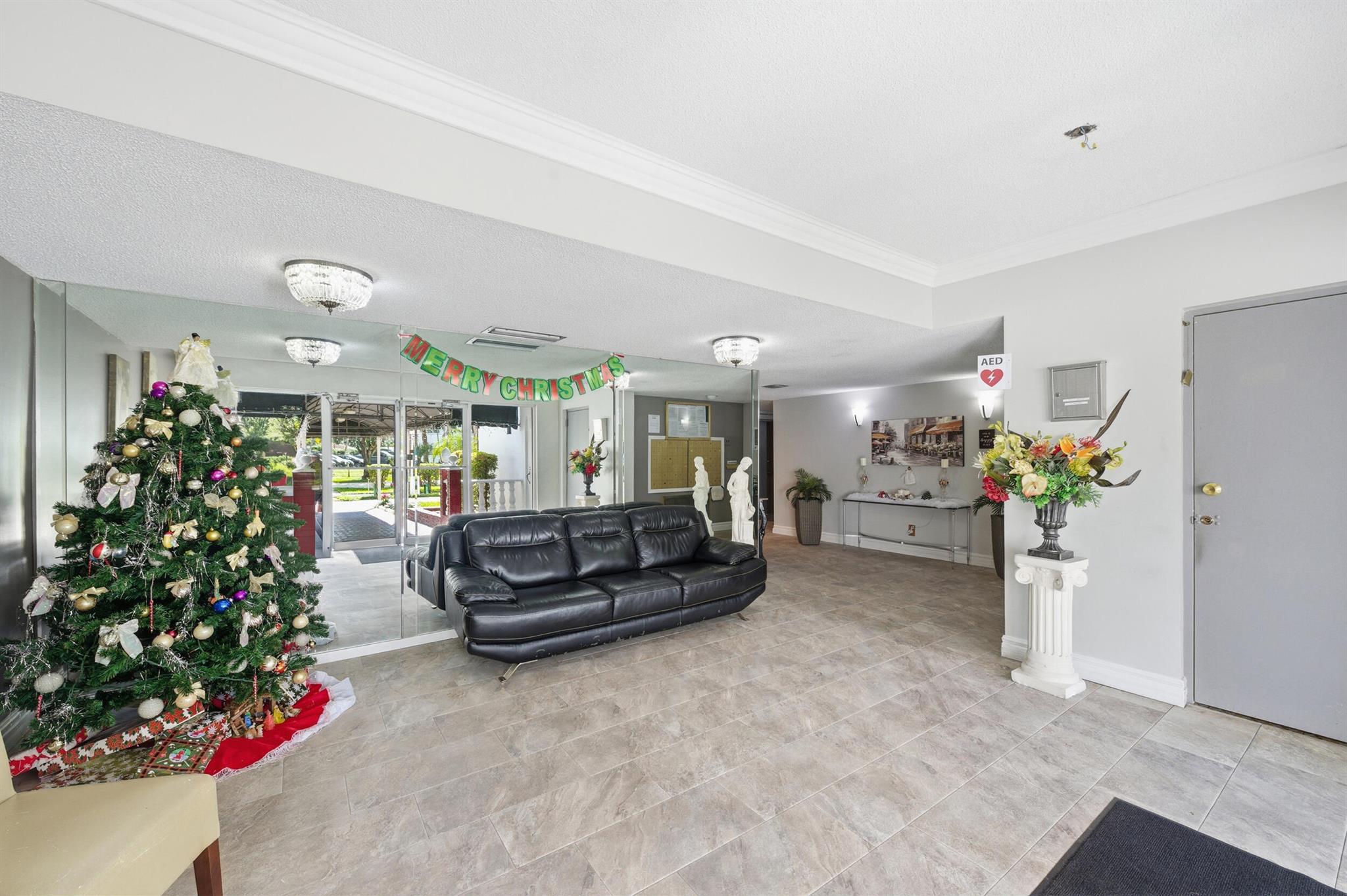 CASTLE APARTMENTS 14 COND - Residential Lease