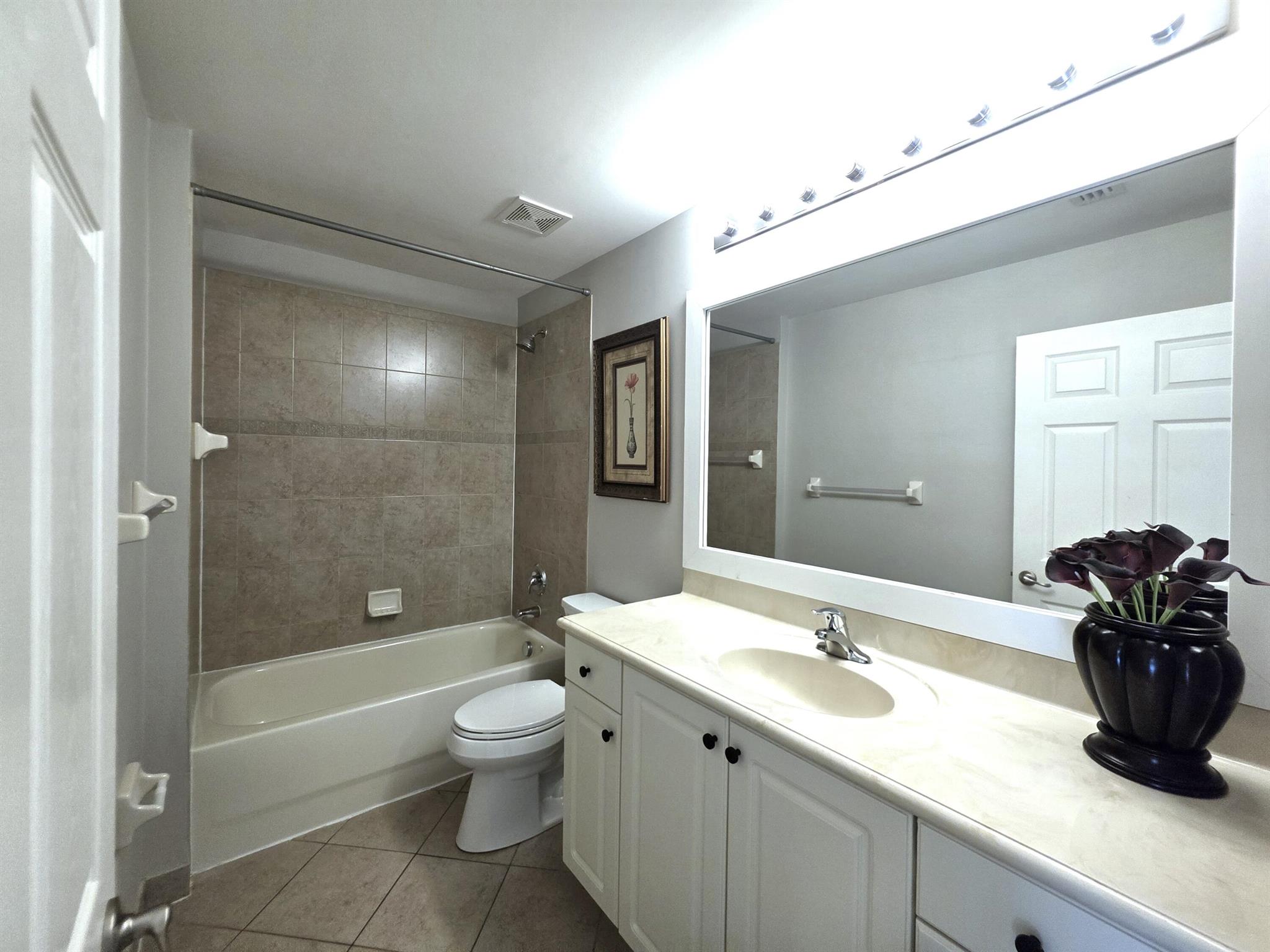 FALCON TRACE TWO - Residential Lease