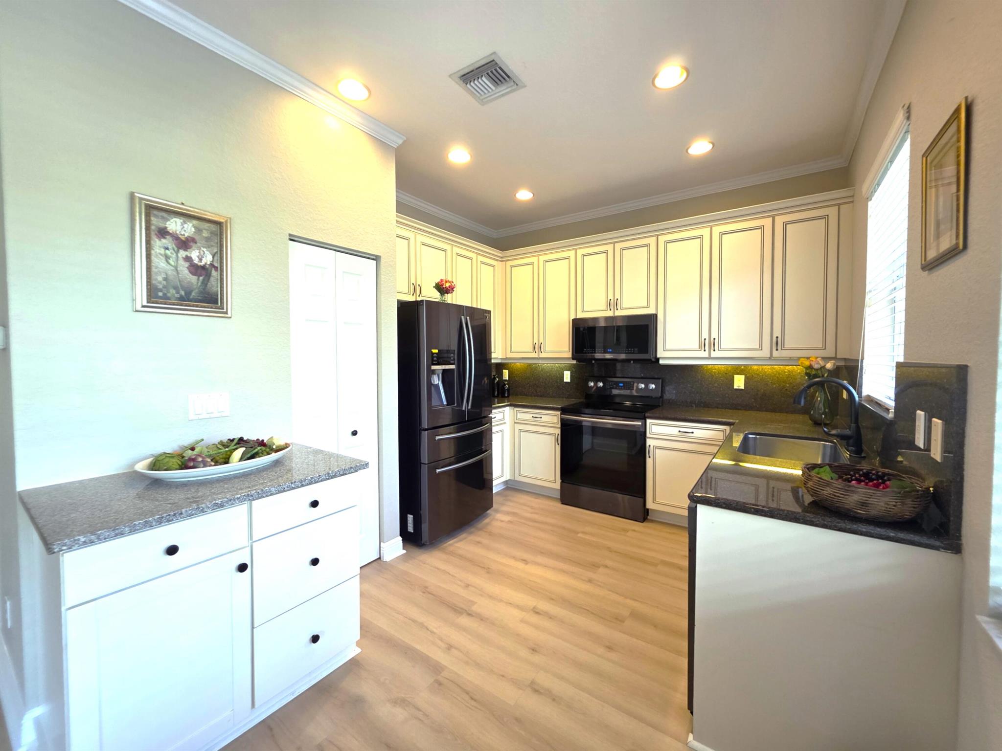 FALCON TRACE TWO - Residential Lease