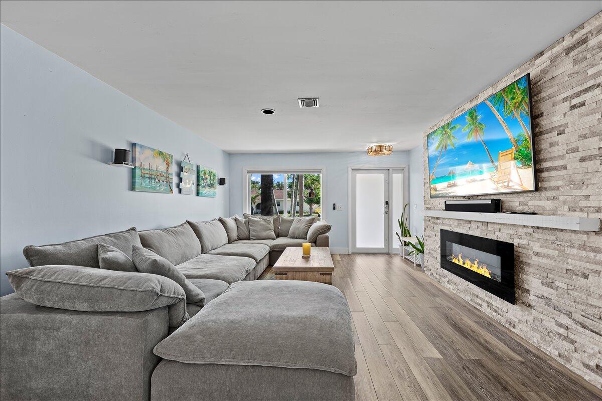 Properties 1197 Mystic Way
