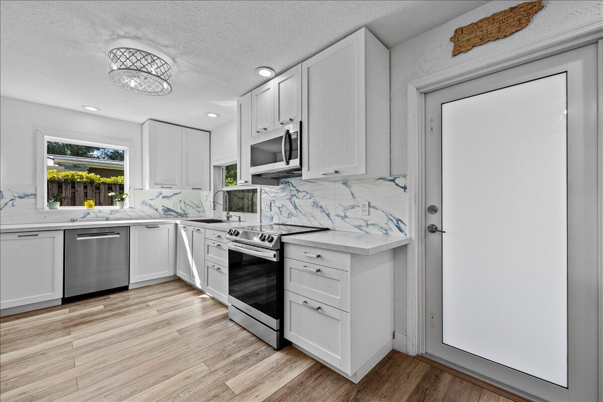 SOUTH SHORE 1 OF WELLINGTON - Residential