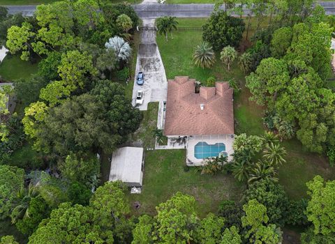 A home in Loxahatchee